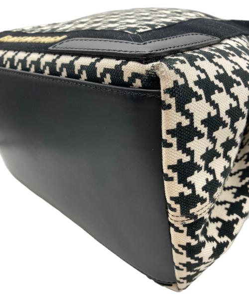 BALENCIAGA（バレンシアガ）BALENCIAGA (バレンシアガ) NAVY CABAS S AJ　千鳥柄キャンバスハンドバッグ ホワイト×ブラックの古着・服飾アイテム