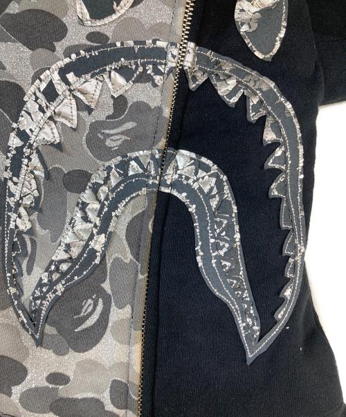 A BATHING APE（アベイシングエイプ）A BATHING APE (アベイシングエイプ) MEDICOM TOY (メディコムトイ) shark full zip hoodie ブラック サイズ:Mの古着・服飾アイテム
