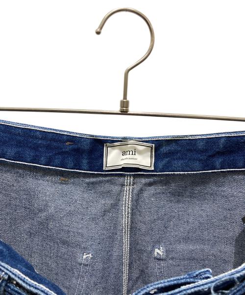 AMI Alexandre Mattiussi（アミアレクサンドルマテュッシ）AMI Alexandre Mattiussi (アミアレクサンドルマテュッシ) ベルト付テーパードデニムパンツ ブルー サイズ:30の古着・服飾アイテム