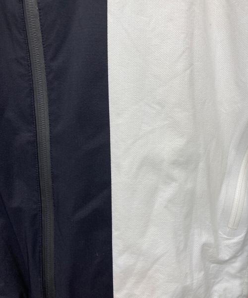 F.C.R.B.（エフシーレアルブリストル）F.C.R.B. (エフシーレアルブリストル) WARM UP JACKET ブラック×ホワイト サイズ:XLの古着・服飾アイテム