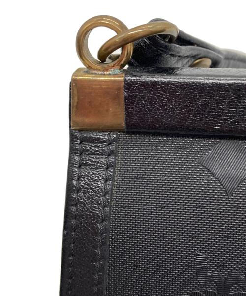 MCM（エムシーエム）MCM (エムシーエム) ミニショルダーバッグ ブラックの古着・服飾アイテム