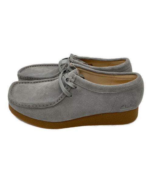 CLARKS（クラークス）CLARKS (クラークス) ワラビーシューズ グレー サイズ:5.5の古着・服飾アイテム