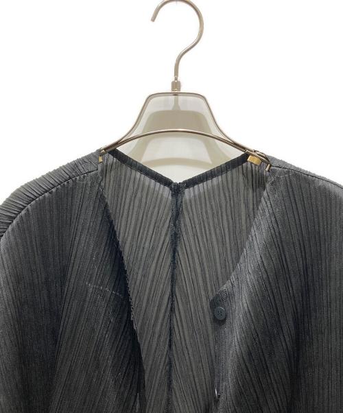 PLEATS PLEASE（プリーツプリーズ）PLEATS PLEASE (プリーツプリーズ) クロップドプリーツオールインワン ブラック サイズ:3の古着・服飾アイテム