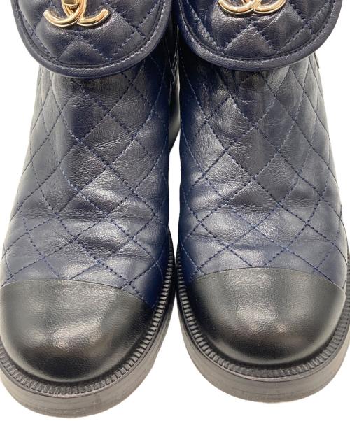 CHANEL（シャネル）CHANEL (シャネル) ターンロックサイドゴアショートブーツ ネイビー サイズ:37の古着・服飾アイテム