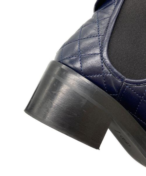 CHANEL（シャネル）CHANEL (シャネル) ターンロックサイドゴアショートブーツ ネイビー サイズ:37の古着・服飾アイテム