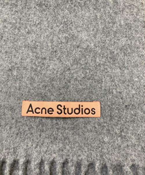 Acne studios（アクネ ストゥディオス）Acne studios (アクネ ストゥディオス) ラムウールマフラー グレーの古着・服飾アイテム