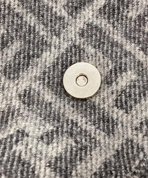 FENDI（フェンディ）FENDI (フェンディ) ロゴ総柄ワンショルダーバッグ　ズッカ　マンマバゲット グレーの古着・服飾アイテム