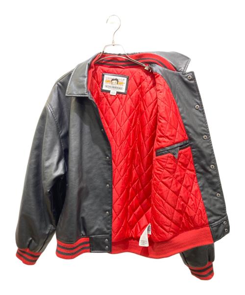 GUESS（ゲス）GUESS (ゲス) BETTY BOOP (ベティー・ブープ) GO BETTY BOOP UNISEX PU JACK　ゴーベティーブープユニセックスピーユージャケット　コーチジャケット ブラック サイズ:LLの古着・服飾アイテム