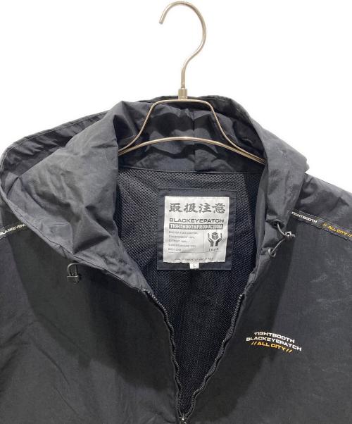 BlackEyePatch（ブラックアイパッチ）BlackEyePatch (ブラックアイパッチ) TIGHTBOOTH PRODUCTION (タイトブースプロダクション) TBEP ANORAK ブラック サイズ:Ｌの古着・服飾アイテム