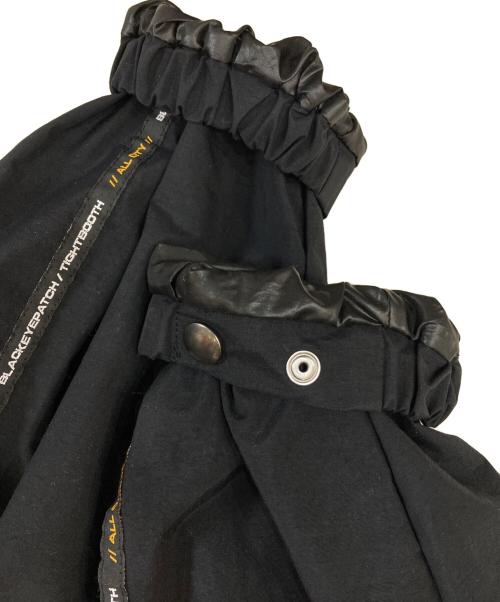 BlackEyePatch（ブラックアイパッチ）BlackEyePatch (ブラックアイパッチ) TIGHTBOOTH PRODUCTION (タイトブースプロダクション) TBEP ANORAK ブラック サイズ:Ｌの古着・服飾アイテム