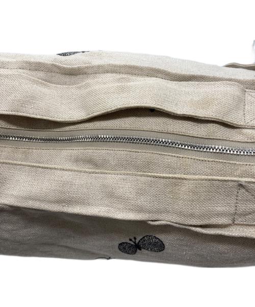 mina perhonen（ミナ ペルホネン）mina perhonen (ミナ ペルホネン) choucho ボディバッグ ベージュの古着・服飾アイテム