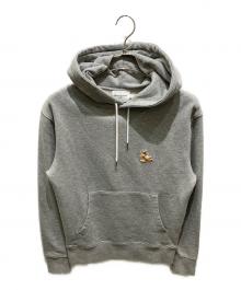 maison kitsune（メゾンキツネ）の古着「Chillax Fox パーカー」｜グレー