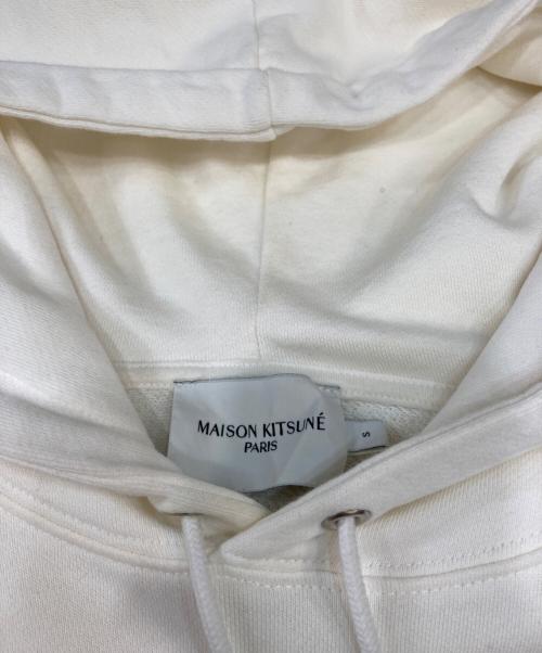 maison kitsune（メゾンキツネ）MAISON KITSUNE (メゾンキツネ) CHILLAX FOX PATCH CLASSIC HOODIE ホワイト サイズ:Ｓの古着・服飾アイテム