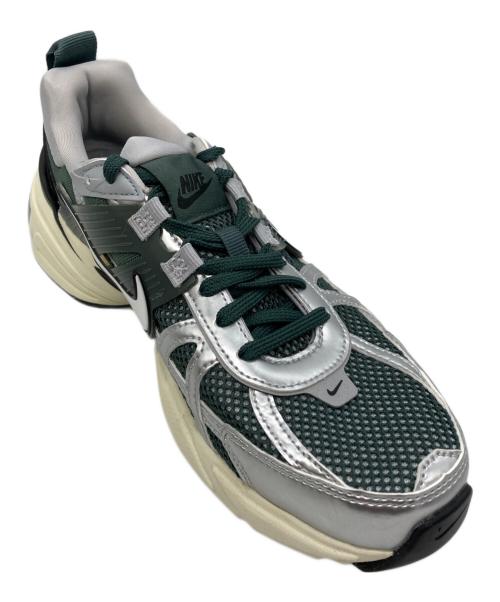 NIKE（ナイキ）NIKE (ナイキ) V2K RUN VINTAGE GREEN/VINTAGE GREEN グリーン サイズ:25.5の古着・服飾アイテム