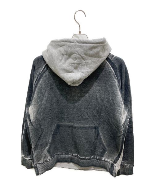 Onitsuka Tiger（オニツカタイガー）Onitsuka Tiger (オニツカタイガー) PRINTED SWEAT HOODIE グレー サイズ:Ｍ 未使用品の古着・服飾アイテム