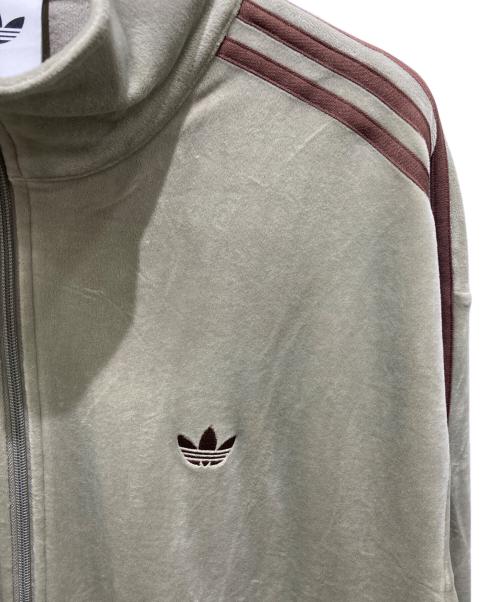 adidas（アディダス）adidas (アディダス) JOURNAL STANDARD (ジャーナルスタンダード) ファイヤーバード トラックトップ ベロア ベージュ サイズ:2Lの古着・服飾アイテム