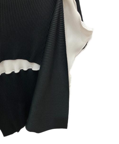 kotohayokozawa（コトハヨコザワ）kotohayokozawa (コトハヨコザワ) プリーツノースリーブカットソー ブラック×ホワイト サイズ:記載無しの為実寸参照の古着・服飾アイテム