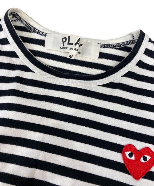 PLAY COMME des GARCONS（プレイコムデギャルソン）PLAY COMME des GARCONS (プレイコムデギャルソン) ハートワッペンボーダーカットソー ホワイト サイズ:Ｍの古着・服飾アイテム