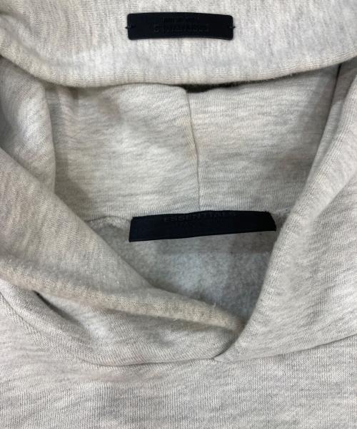 FOG ESSENTIALS（フィアオブゴッド エッセンシャル）FOG ESSENTIALS (フィアオブゴッド エッセンシャル) NBA (エヌビーエー) プルオーバーフーディー グレー サイズ:Ｍの古着・服飾アイテム