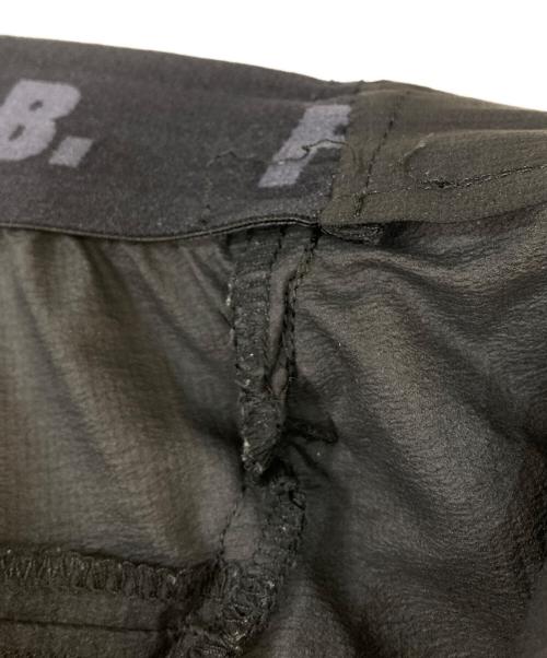 F.C.R.B.（エフシーレアルブリストル）F.C.R.B. (エフシーレアルブリストル) ULTRA LIGHT WEIGHT PANTS ブラック サイズ:Mの古着・服飾アイテム