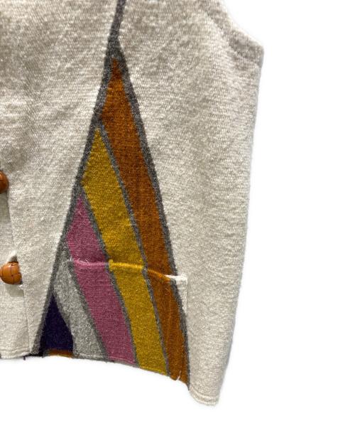 THE BUG IN THE BUG（ザバグインザバグ）THE BUG IN THE BUG (ザバグインザバグ) クルミボタン幾何学ウールベスト ベージュ サイズ:Ｓの古着・服飾アイテム