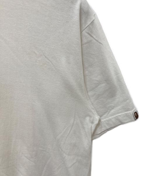 BAPE BY A BATHING APE（ベイプバイアベイシングエイプ）BAPE BY A BATHING APE (ベイプバイアベイシングエイプ) グラフィックTシャツ ホワイト サイズ:Lの古着・服飾アイテム