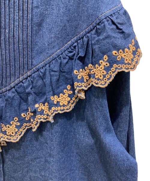 FREAK'S STORE（フリークスストア）FREAK'S STORE (フリークスストア) デニムフリル刺繍シャツ ブルー サイズ:Fの古着・服飾アイテム