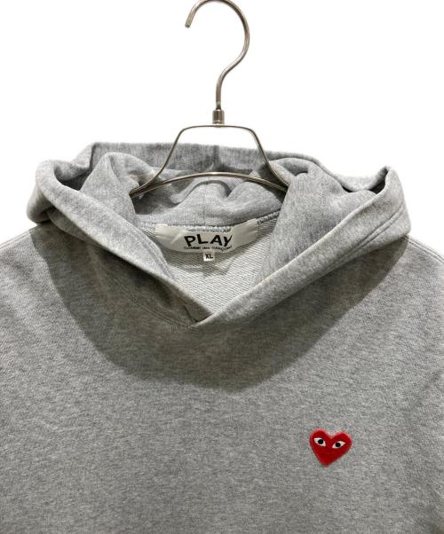 PLAY COMME des GARCONS（プレイコムデギャルソン）PLAY COMME des GARCONS (プレイコムデギャルソン) プルオーバーパーカー グレー サイズ:XLの古着・服飾アイテム
