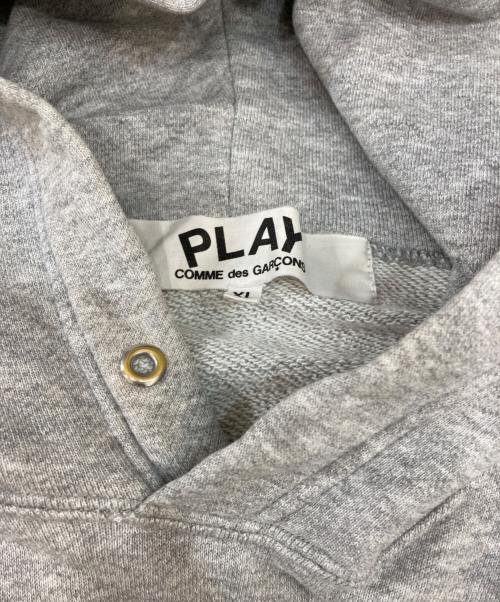 PLAY COMME des GARCONS（プレイコムデギャルソン）PLAY COMME des GARCONS (プレイコムデギャルソン) プルオーバーパーカー グレー サイズ:XLの古着・服飾アイテム