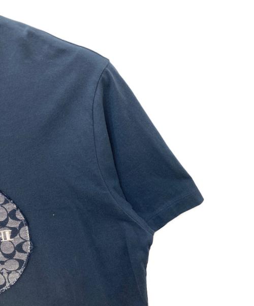 COACH（コーチ）COACH (コーチ) シグネチャー刺繍Tシャツ ネイビー サイズ:Lの古着・服飾アイテム