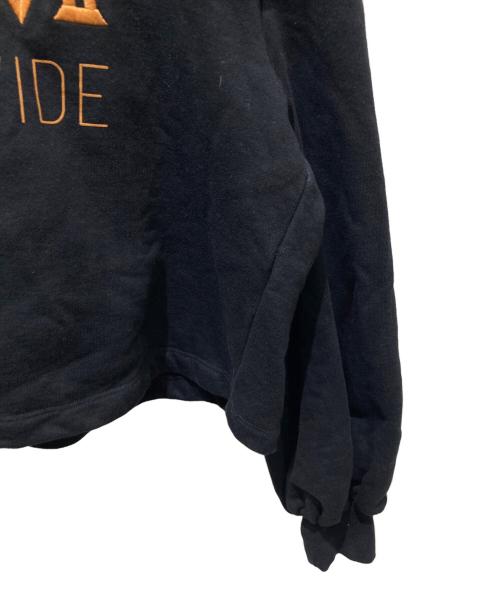 MCM（エムシーエム）MCM (エムシーエム) ロゴ短丈パーカー ブラック サイズ:記載なしの為実寸参照の古着・服飾アイテム