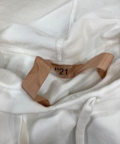 N°21（ヌメロヴェントゥーノ）N°21 (ヌメロヴェントゥーノ) ショート丈パーカー ホワイト サイズ:7の古着・服飾アイテム