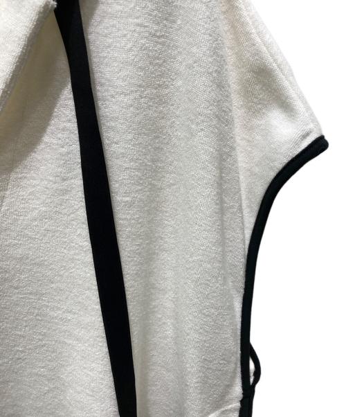 GRACE CLASS（グレースクラス）GRACE CLASS (グレースクラス) パイルポンチョフーディ パーカー ホワイト サイズ:36 未使用品の古着・服飾アイテム