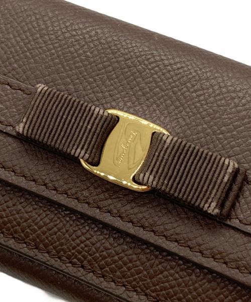 Ferragamo（フェラガモ）Ferragamo (フェラガモ) ヴァラリボン 3つ折り財布 ブラウンの古着・服飾アイテム