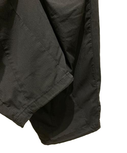 TIGHTBOOTH PRODUCTION（タイトブースプロダクション）TIGHTBOOTH PRODUCTION (タイトブースプロダクション) SEERSUCKER CARGO BALLOON PANTS ブラック サイズ:Ｌの古着・服飾アイテム