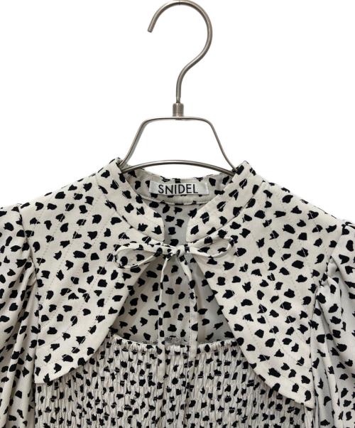 Snidel（スナイデル）Snidel (スナイデル) デコルテオープンドットプリントワンピース ベージュ サイズ:1の古着・服飾アイテム
