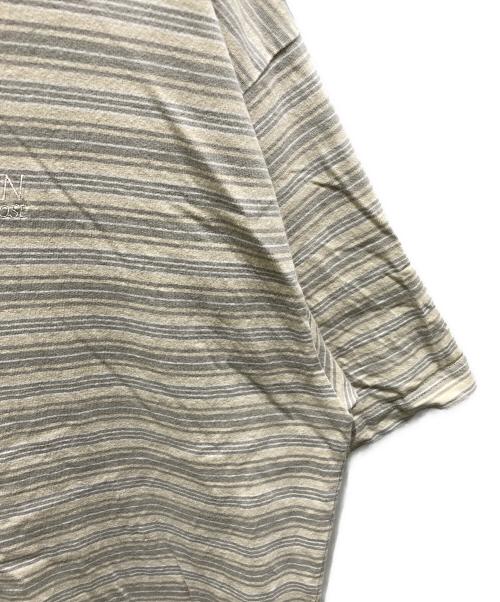 SEDAN ALL-PURPOSE（セダンオールパーパス）SEDAN ALL-PURPOSE (セダンオールパーパス) Striped S/S Tee ベージュ サイズ:XXLの古着・服飾アイテム