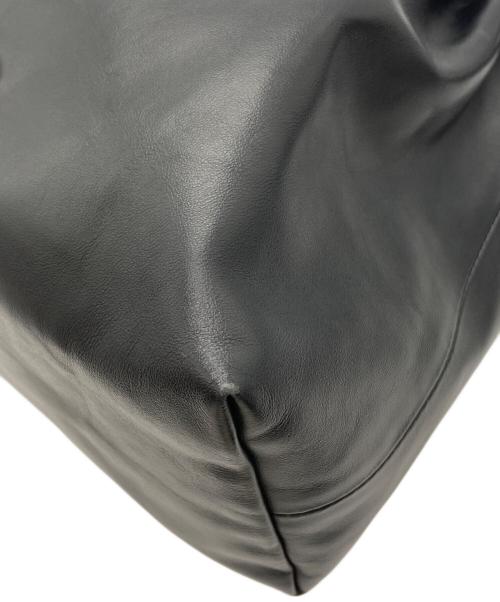 DIESEL（ディーゼル）DIESEL (ディーゼル) Clou-D Crossbody　クロスボディ ドローストリング レザー ミニ巾着バッグ　ショルダーバッグ ブラックの古着・服飾アイテム