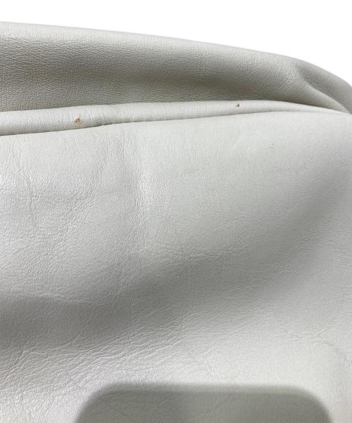 CAMPER（カンペール）CAMPER (カンペール) レザーリュック アイボリーの古着・服飾アイテム