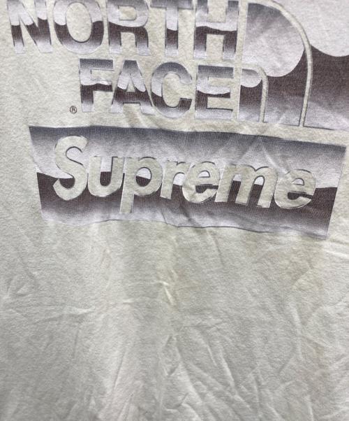 THE NORTH FACE（ザ ノース フェイス）THE NORTH FACE (ザ ノース フェイス) SUPREME (シュプリーム) Metallic Logo Tee ホワイト サイズ:Ｍの古着・服飾アイテム