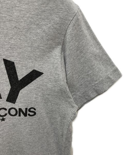 PLAY COMME des GARCONS（プレイコムデギャルソン）PLAY COMME des GARCONS (プレイコムデギャルソン) プリントTシャツ グレー サイズ:Lの古着・服飾アイテム