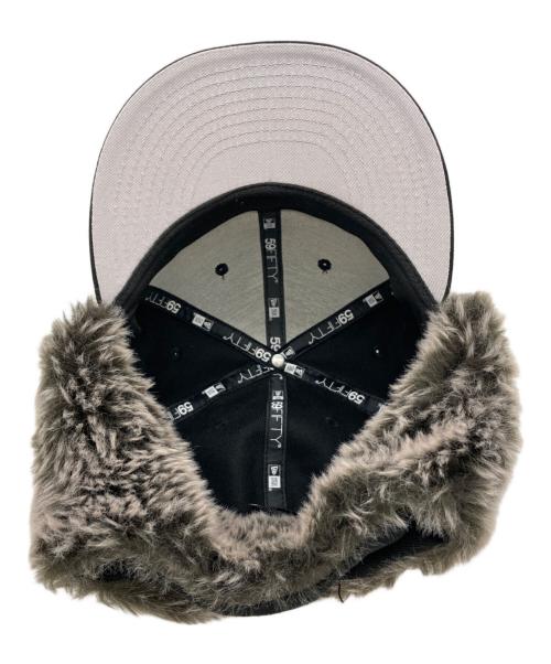 New Era（ニューエラ）New Era (ニューエラ) SUPREME (シュプリーム) Earflap Cap ブラックの古着・服飾アイテム