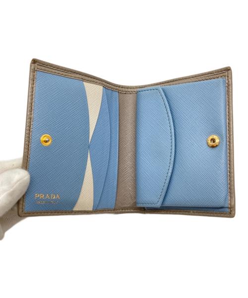 PRADA（プラダ）PRADA (プラダ) 2つ折り財布 グレーの古着・服飾アイテム