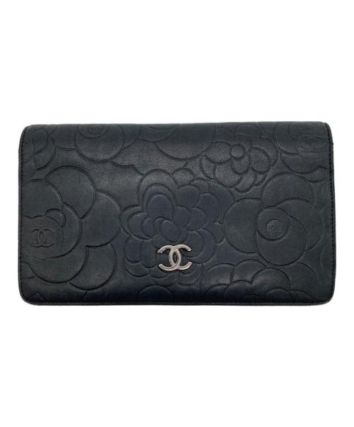 CHANEL（シャネル）CHANEL (シャネル) カメリア 型押し長財布 ブラックの古着・服飾アイテム