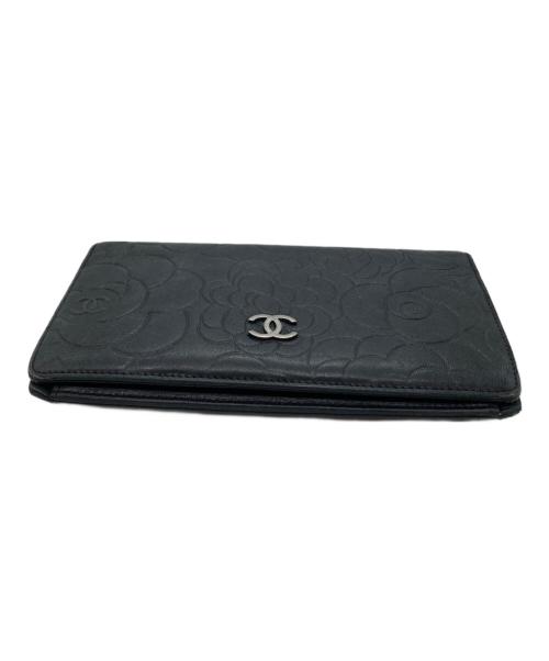 CHANEL（シャネル）CHANEL (シャネル) カメリア 型押し長財布 ブラックの古着・服飾アイテム