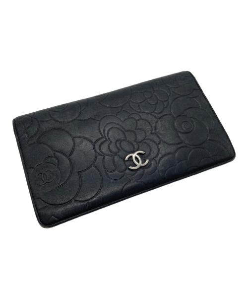 CHANEL（シャネル）CHANEL (シャネル) カメリア 型押し長財布 ブラックの古着・服飾アイテム