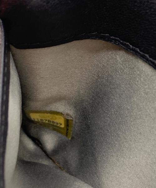 CHANEL（シャネル）CHANEL (シャネル) カメリア 型押し長財布 ブラックの古着・服飾アイテム