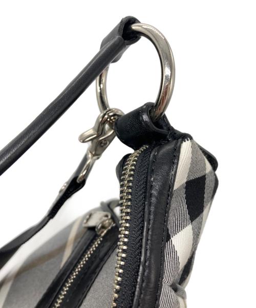 BURBERRY BLUE LABEL（バーバリー ブルー レーベル）BURBERRY BLUE LABEL (バーバリー ブルー レーベル) チェックワンショルダーバッグ ブラック×ホワイトの古着・服飾アイテム