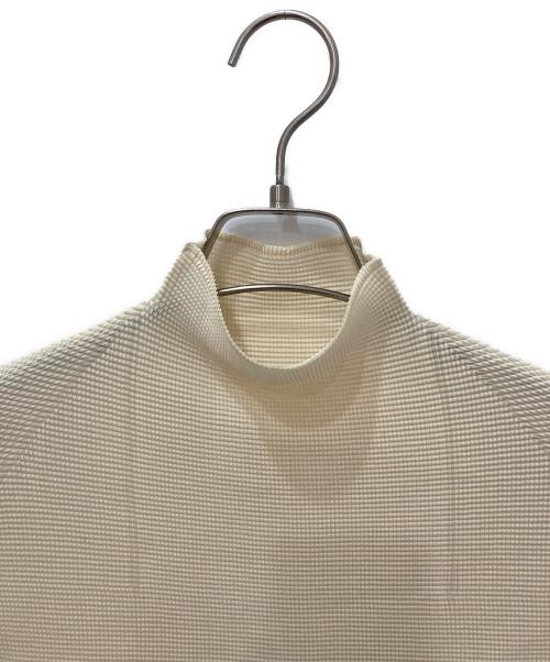 ISSEY MIYAKE（イッセイミヤケ）ISSEY MIYAKE (イッセイミヤケ) シワ加工カットソー ベージュ サイズ:Ｍの古着・服飾アイテム