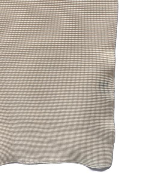 ISSEY MIYAKE（イッセイミヤケ）ISSEY MIYAKE (イッセイミヤケ) シワ加工カットソー ベージュ サイズ:Ｍの古着・服飾アイテム